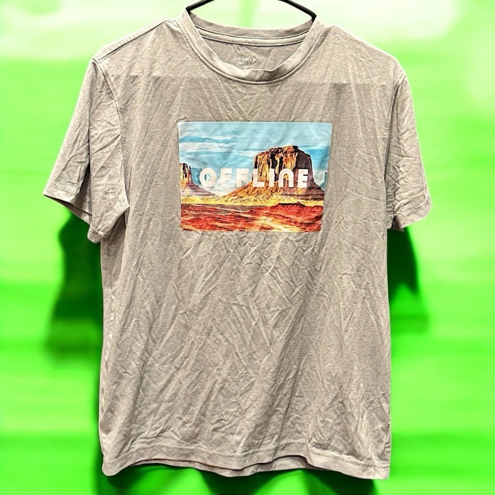 Old navy active Gray Graphic T-Shirt MEDIUM UNISEX